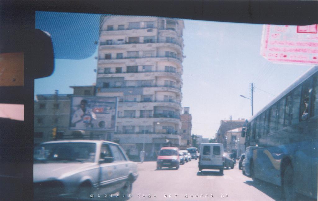 VOYAGE DU 09 2005 029 ORAN RUE DE TLEMCEN.JPG
